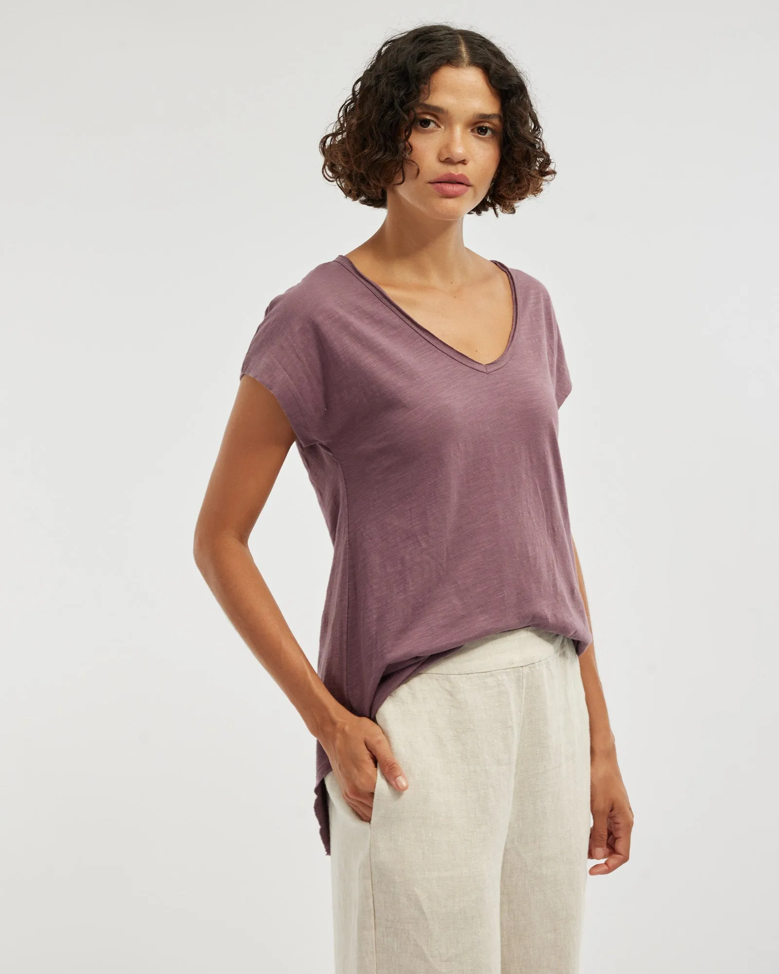 Aiden Organic V Neck Tee - Plum