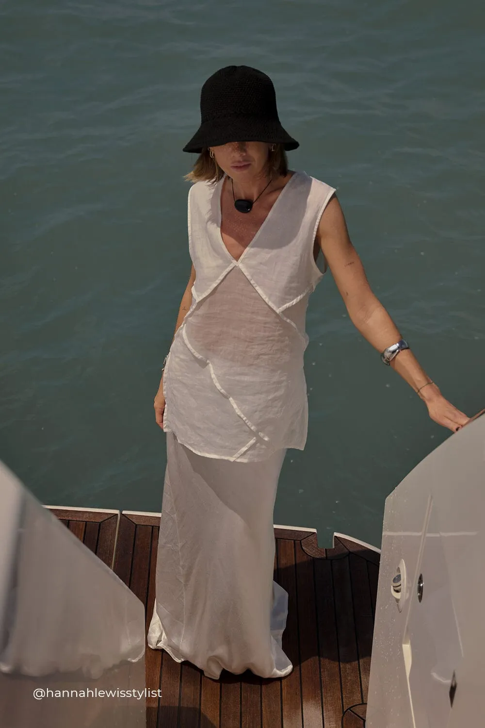 CARMEL WHITE RAMIE V NECK TOP