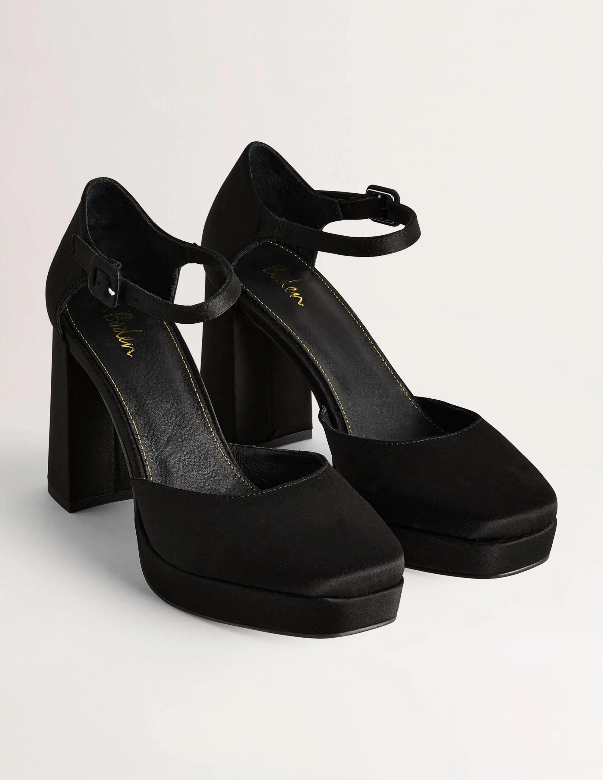 Closed-Toe Heeled Platforms-Black