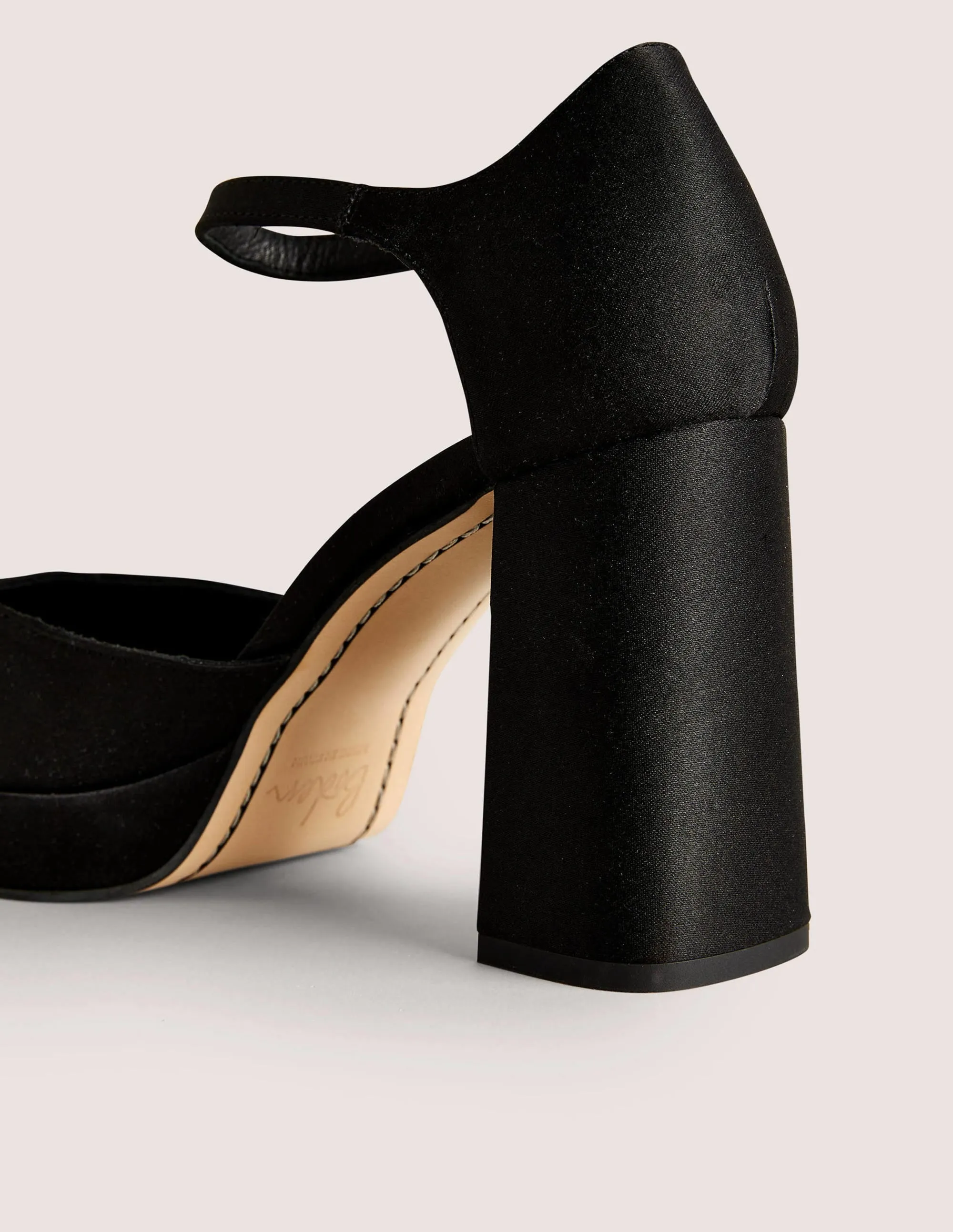 Closed-Toe Heeled Platforms-Black