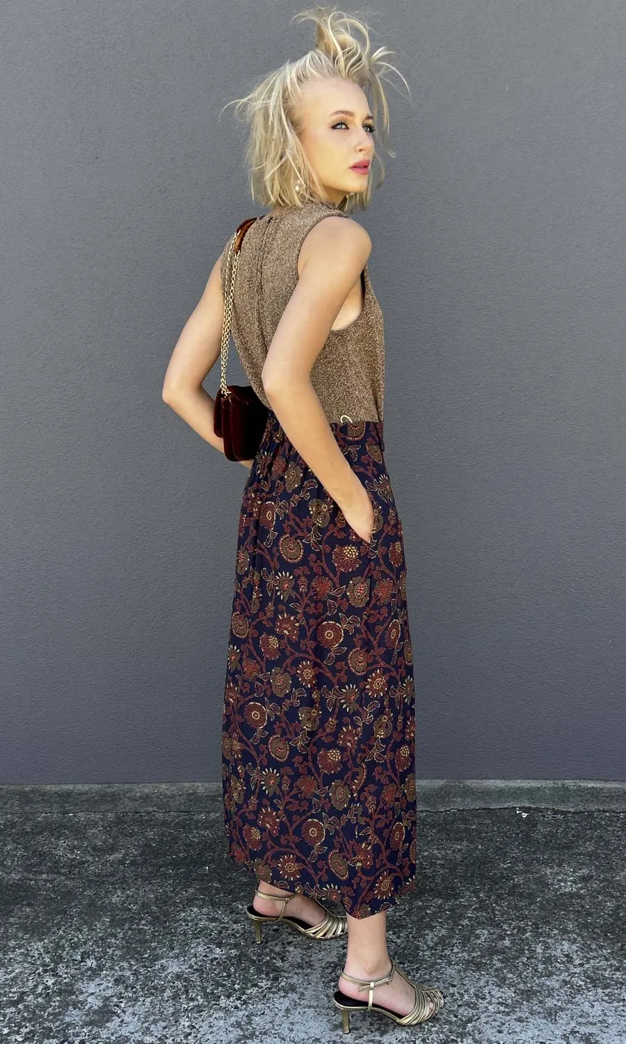 Momoni Takuma Longer length Silk Skirt