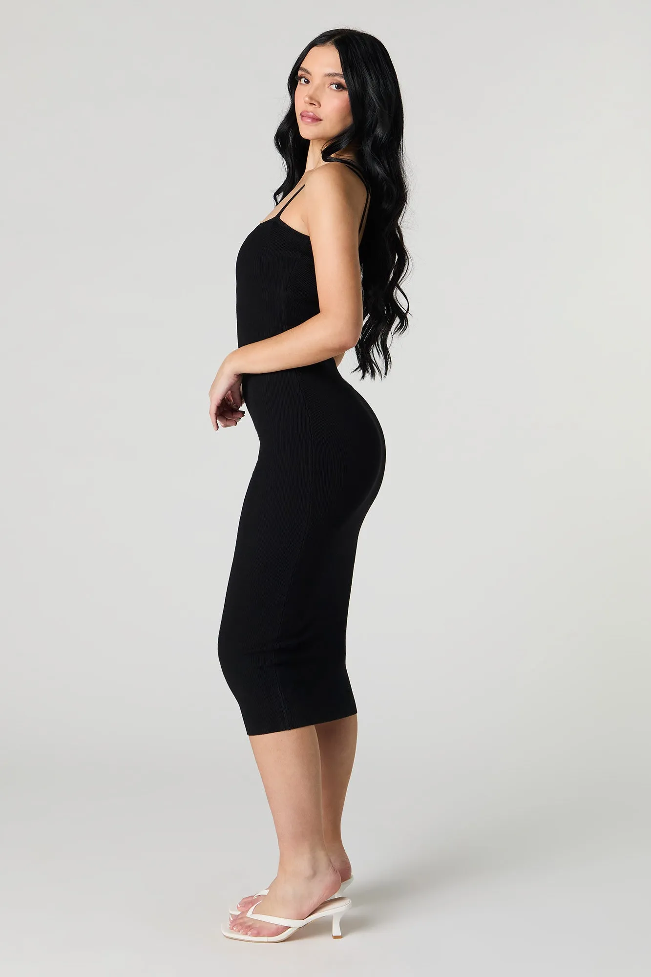 Robe midi moulante en tricot côtelé